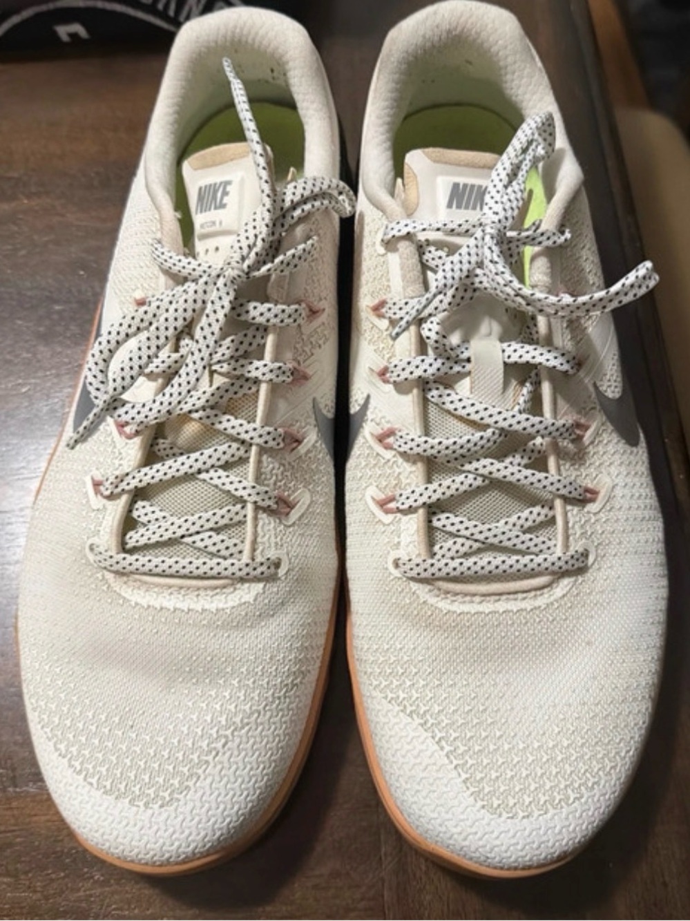 Nike Women’s Metcon 4 White Metallic Silver Gym Shoes 11.5W / 10M